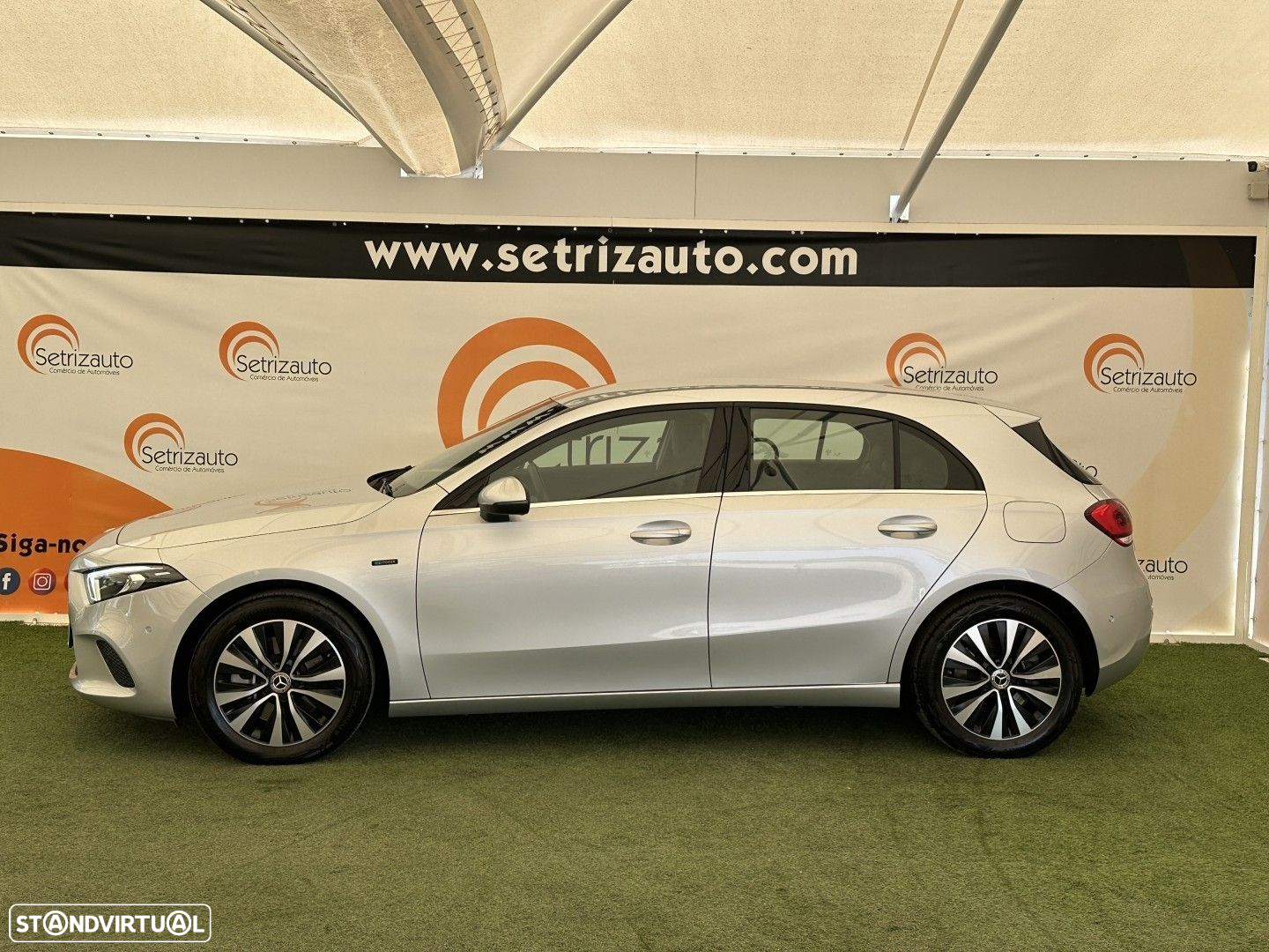 Mercedes-Benz A 250 e Style Plus - 4