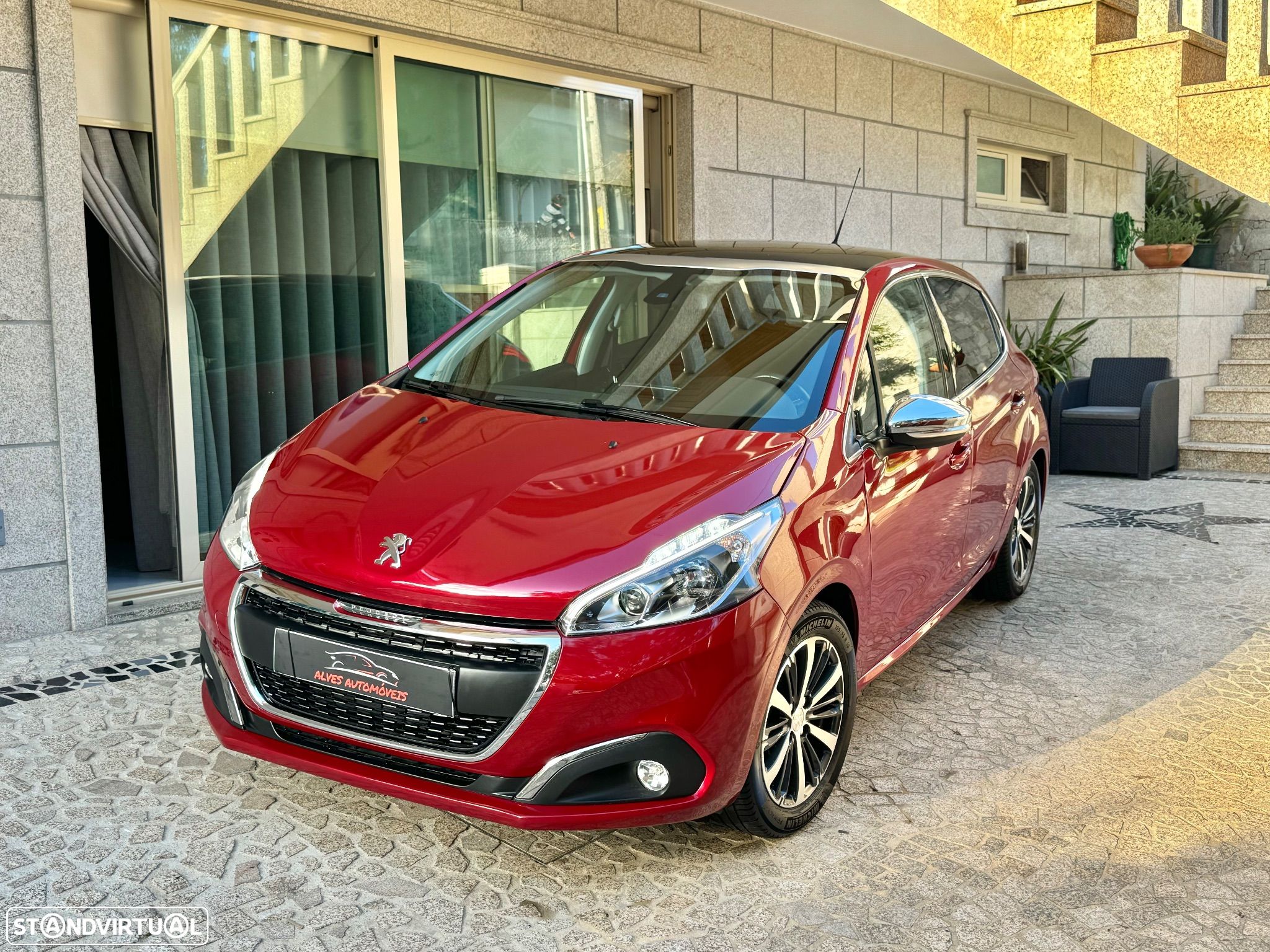 Peugeot 208 PureTech 82 Stop & Start Signature - 1