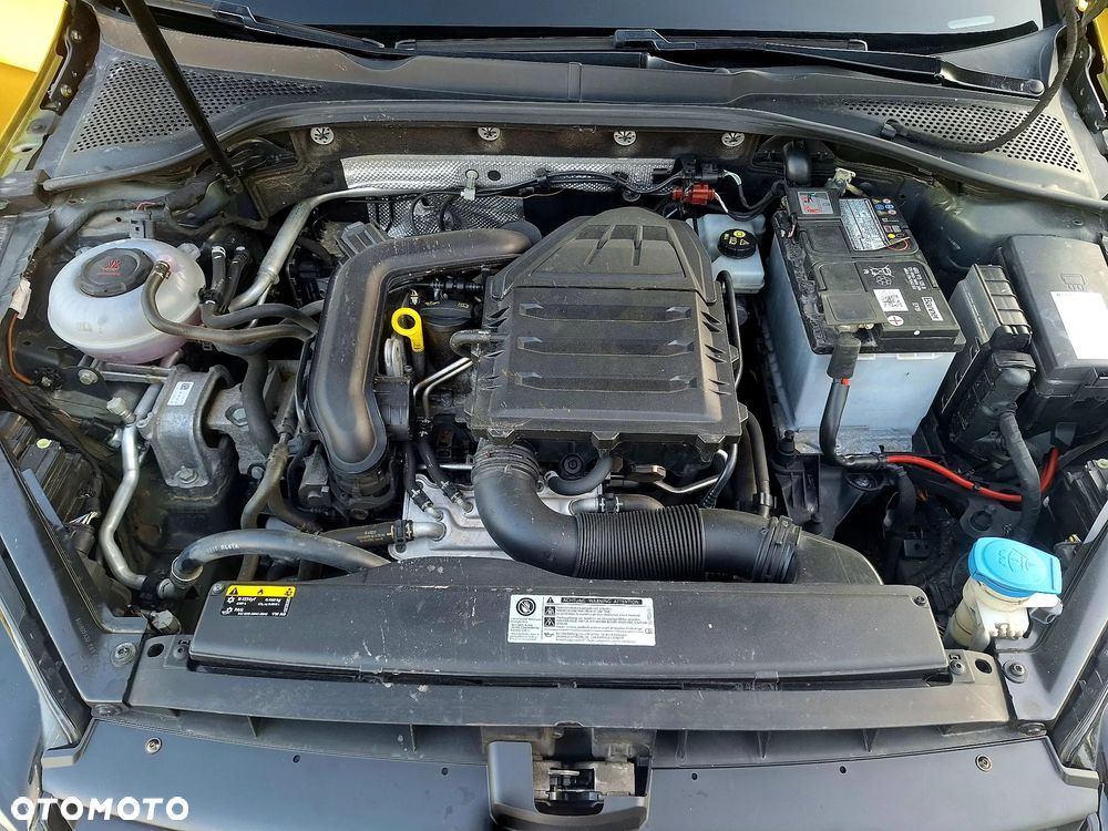 Volkswagen Golf - 25