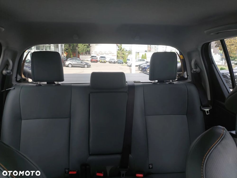 Toyota Hilux 2.8 D-4D mHEV Double Cab Invincible 4x4 - 24