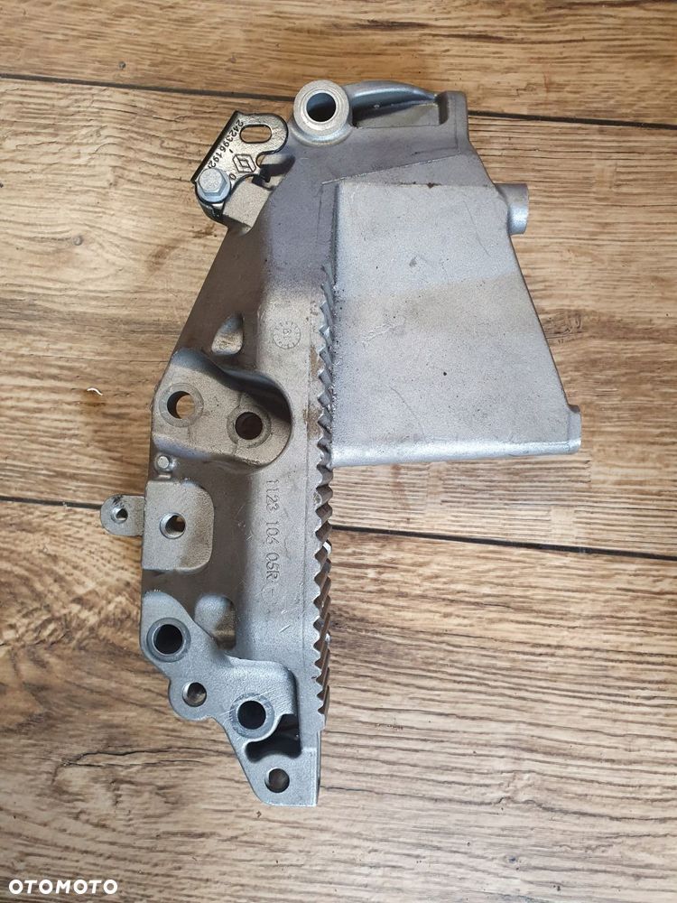 wspornik łapa silnika renault master iii - 2