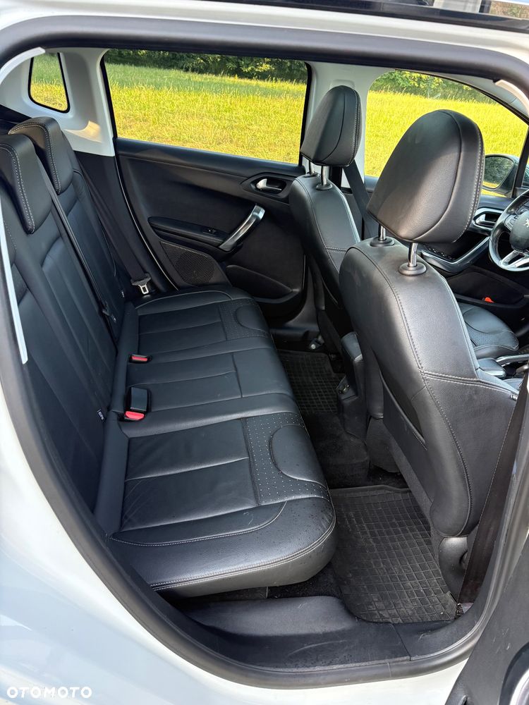 Peugeot 2008 PureTech 110 GPF Stop&Start EAT6 Allure - 9