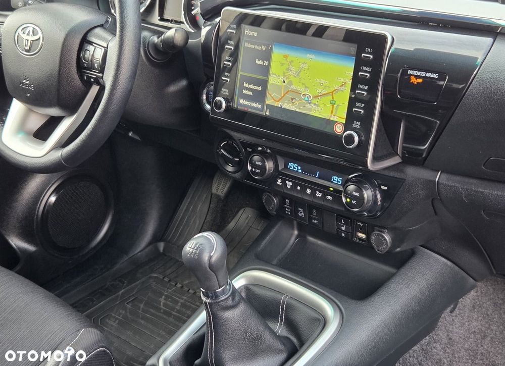 Toyota Hilux 2.8 D-4D Double Cab SR5 4x4 - 21