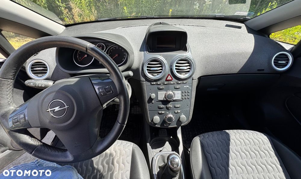Opel Corsa 1.4 T Cosmo S&S - 11
