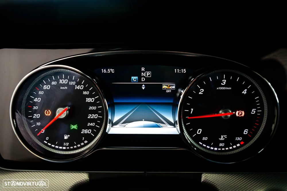 Mercedes-Benz E 220 d AMG Line - 18