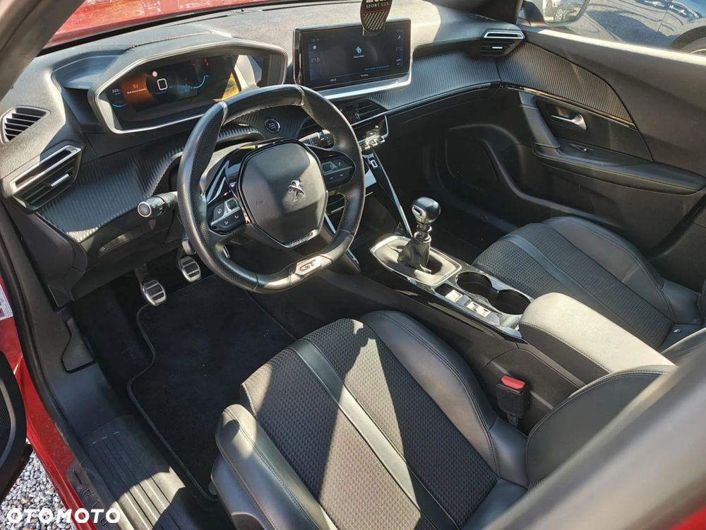 Peugeot 2008 PureTech 130 GT Pack - 11