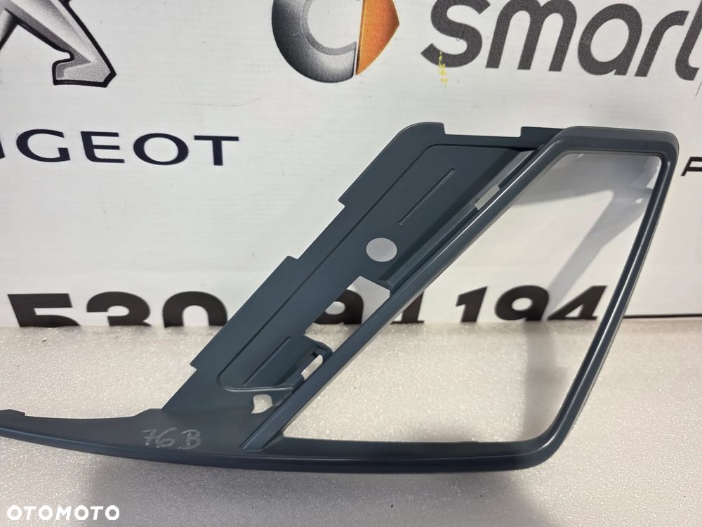SEAT IBIZA V 6F0 17- LEWA / PRAWA KRATKA BOCZNA ZDERZAKA PRZEDNIEGO PRZÓD NR 6F0853711 / 6F0853712 NR AUKCJI KB76 - 10