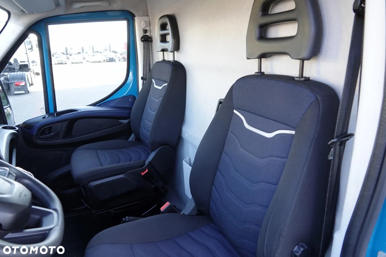 Iveco DAILY 2,3 D / BLASZAK / 2021 ROK / SPROWADZONY / PO KONTRAKCIE SERWISOWYM - 27