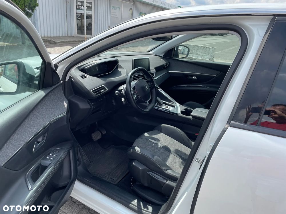 Peugeot 3008 PureTech 130 Stop & Start GPF EAT8 Allure - 9