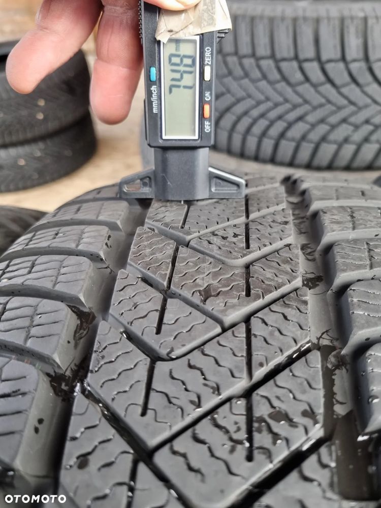 OPONY PIRELLI WINTER SOTTOZERO 3 225/55R18 102V 2020r 7,5/5,7mm bdb stan - 7