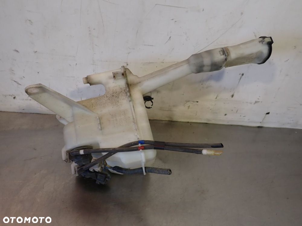 ZBIORNICZEK SPRYSKIWACZY TOYOTA URBAN CRUISER - 5