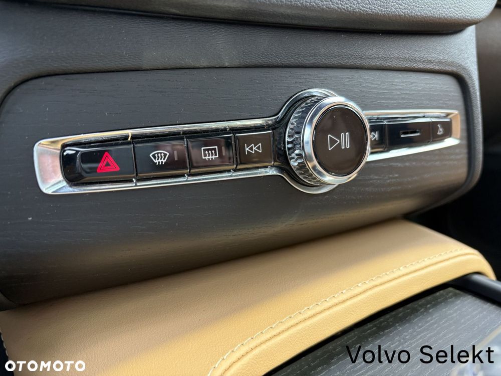 Volvo XC 90 - 18