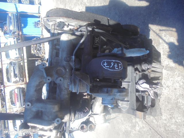 Motor D4192T3  C063580 VOLVO V40 2001 1.9DI 115CV 5P PRETO - 4