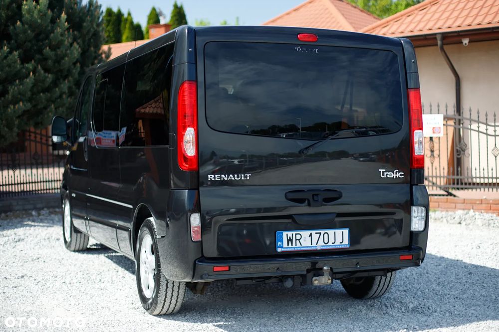 Renault Trafic Grand Passenger Black Edition - 9