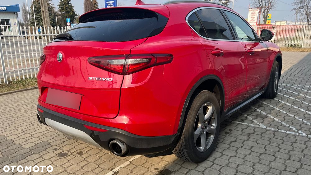 Alfa Romeo Stelvio 2.0 Turbo 16V AT8-Q4 Veloce Ti - 4