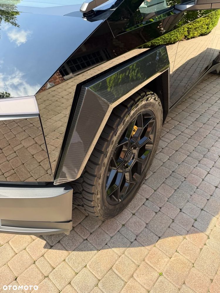 Tesla Cybertruck - 28