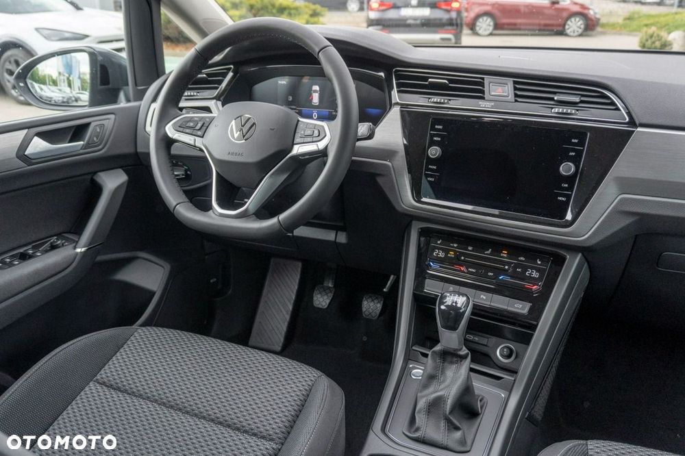 Volkswagen Touran - 22