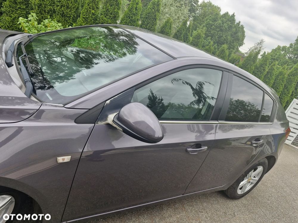 Chevrolet Cruze 1.6 LT+ - 11