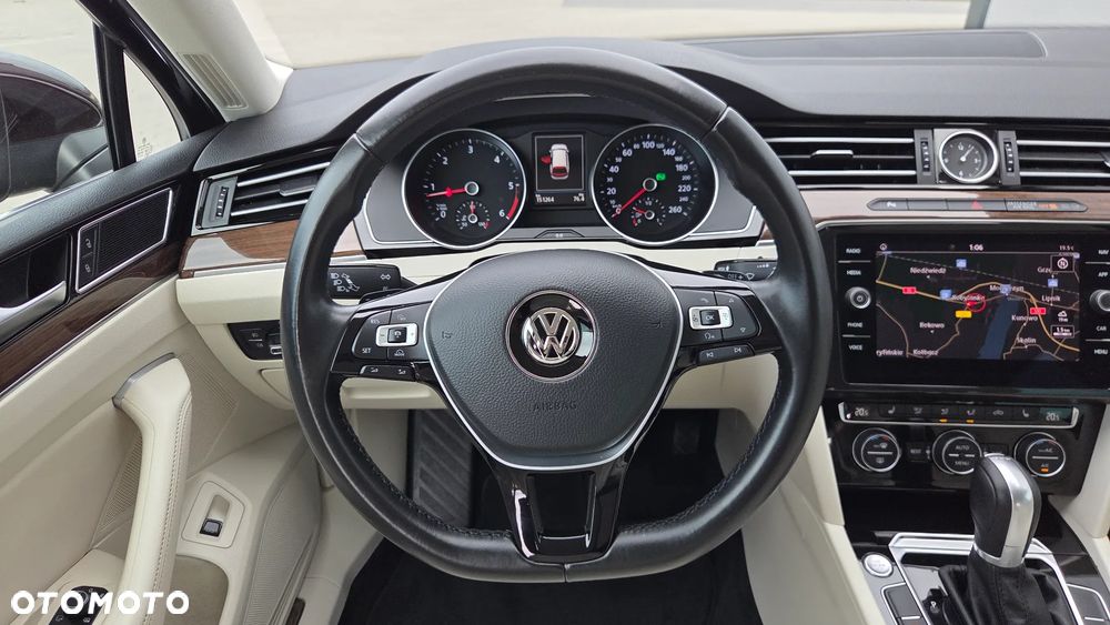 Volkswagen Passat Variant 2.0 TDI DSG (BlueMotion Technology) Highline - 29