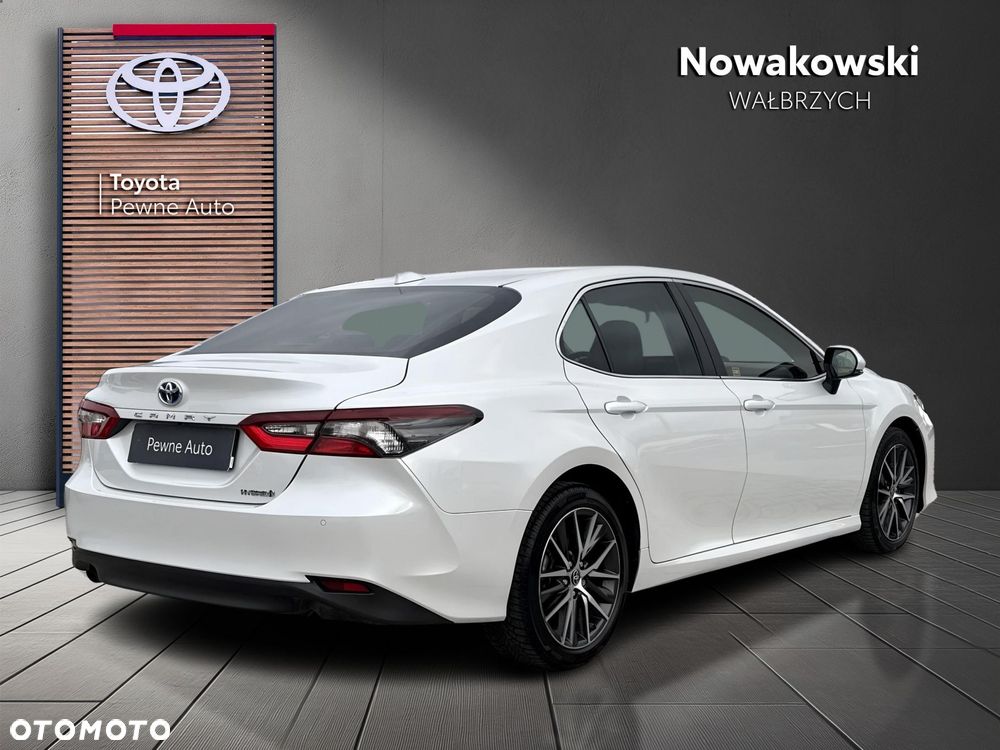 Toyota Camry 2.5 Hybrid Prestige CVT - 2