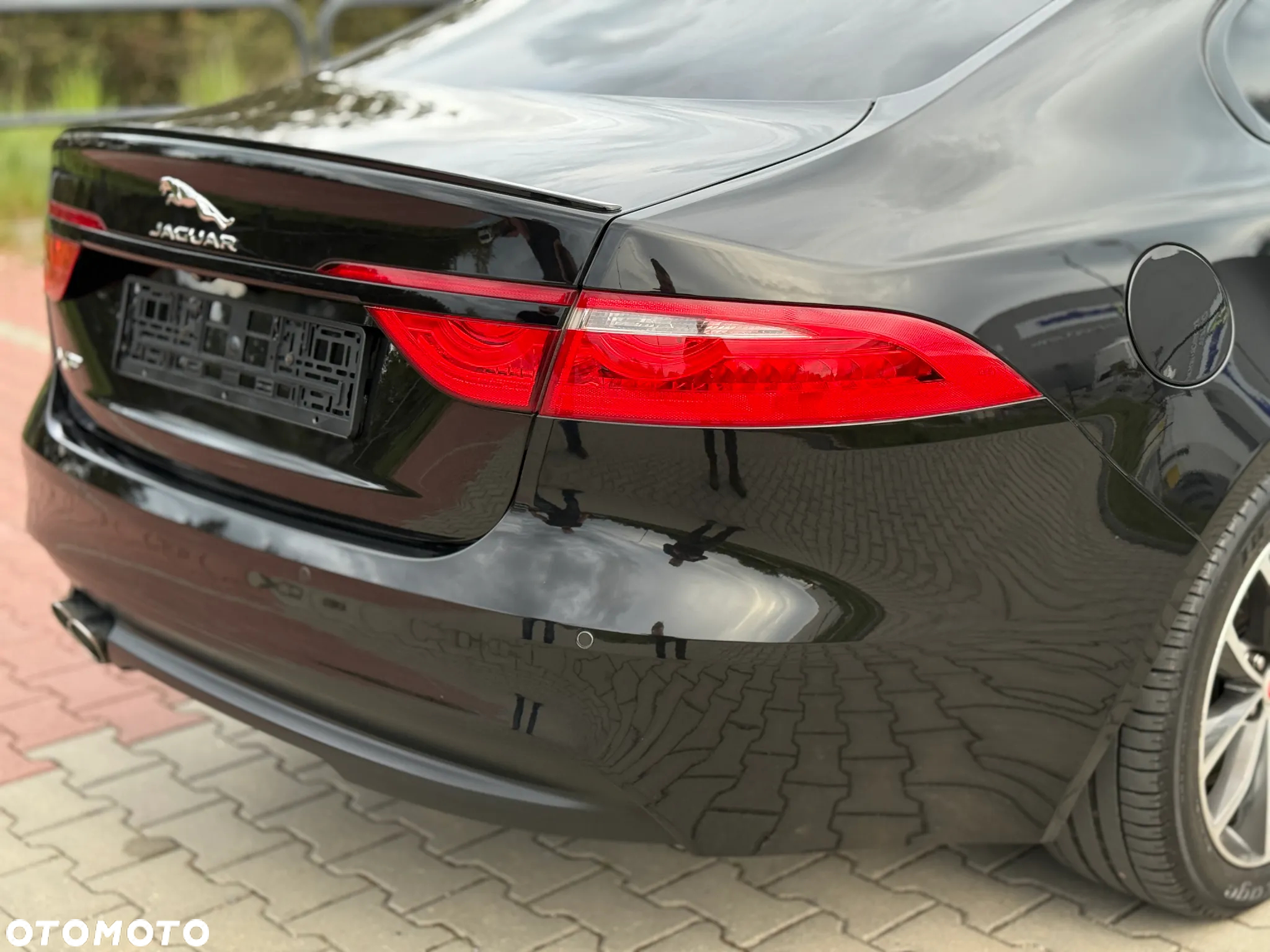 Jaguar XF 2.0 i4D R-Sport - 24