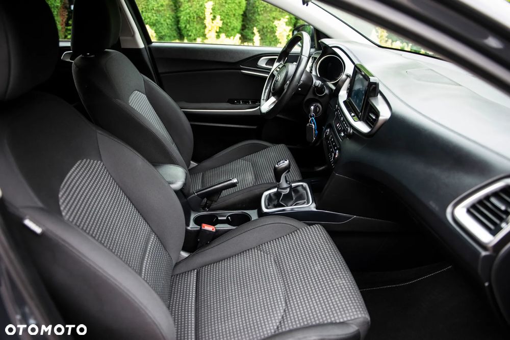 Kia Ceed 1.4 Business Line - 38