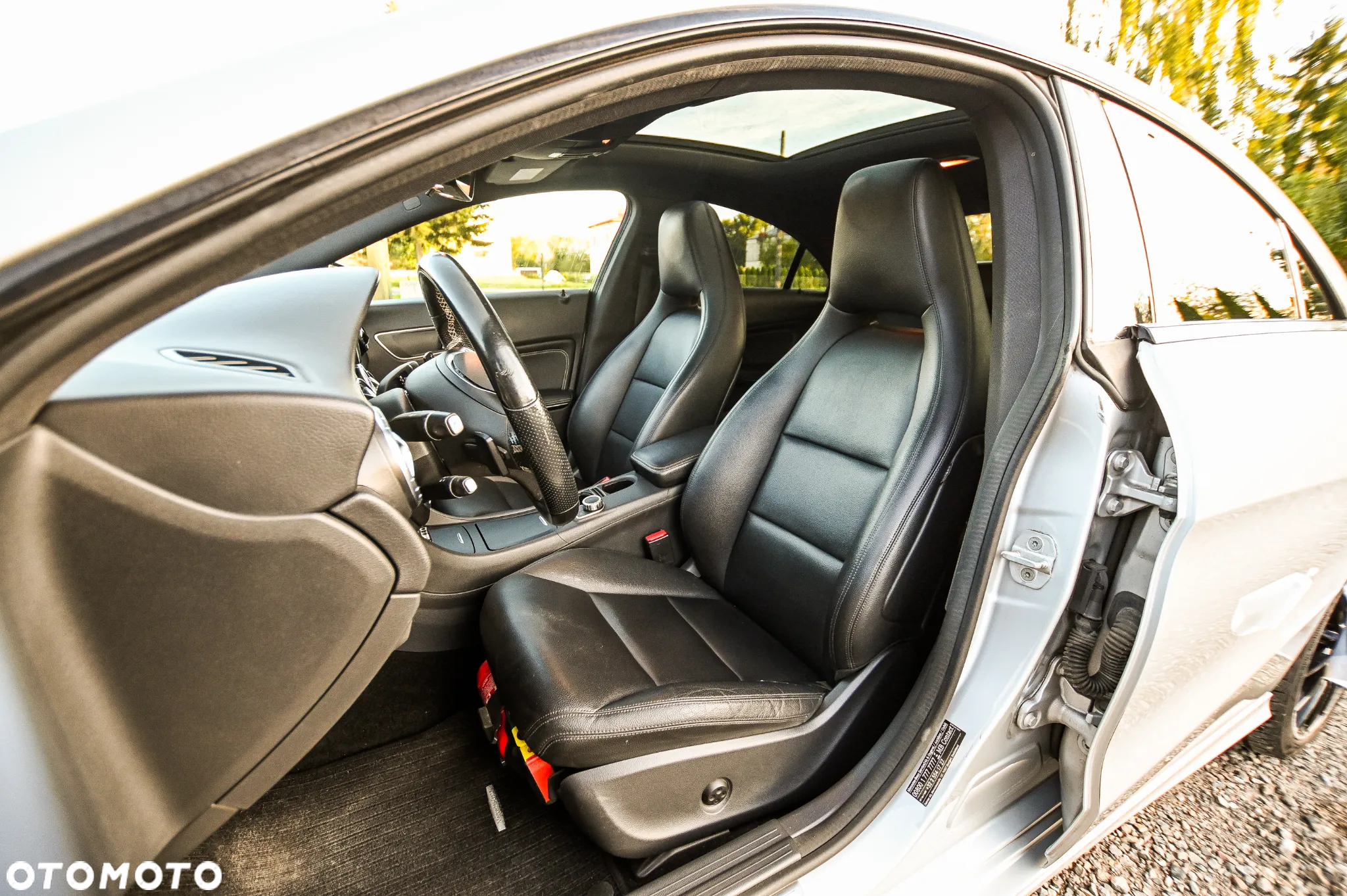 Mercedes-Benz CLA 180 7G-DCT - 23
