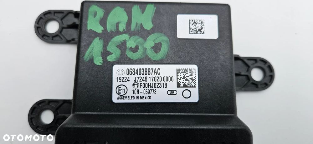 RAM 1500 V 5 2019- Moduł czujników parkowania Sterownik PDC  068403887AC - 2