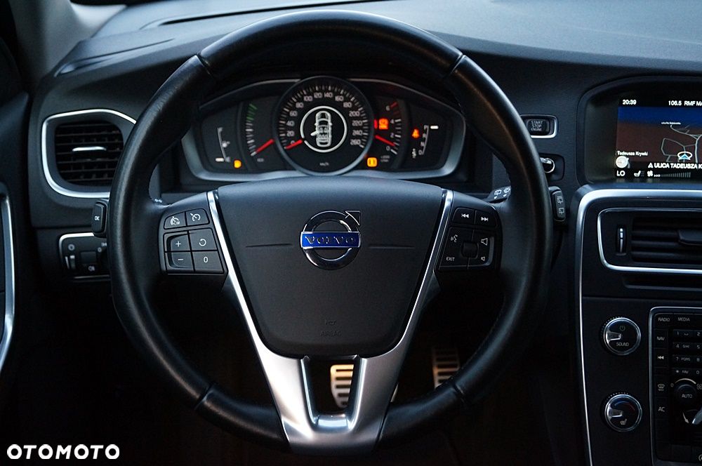 Volvo V60 D4 Geartronic Summum - 22