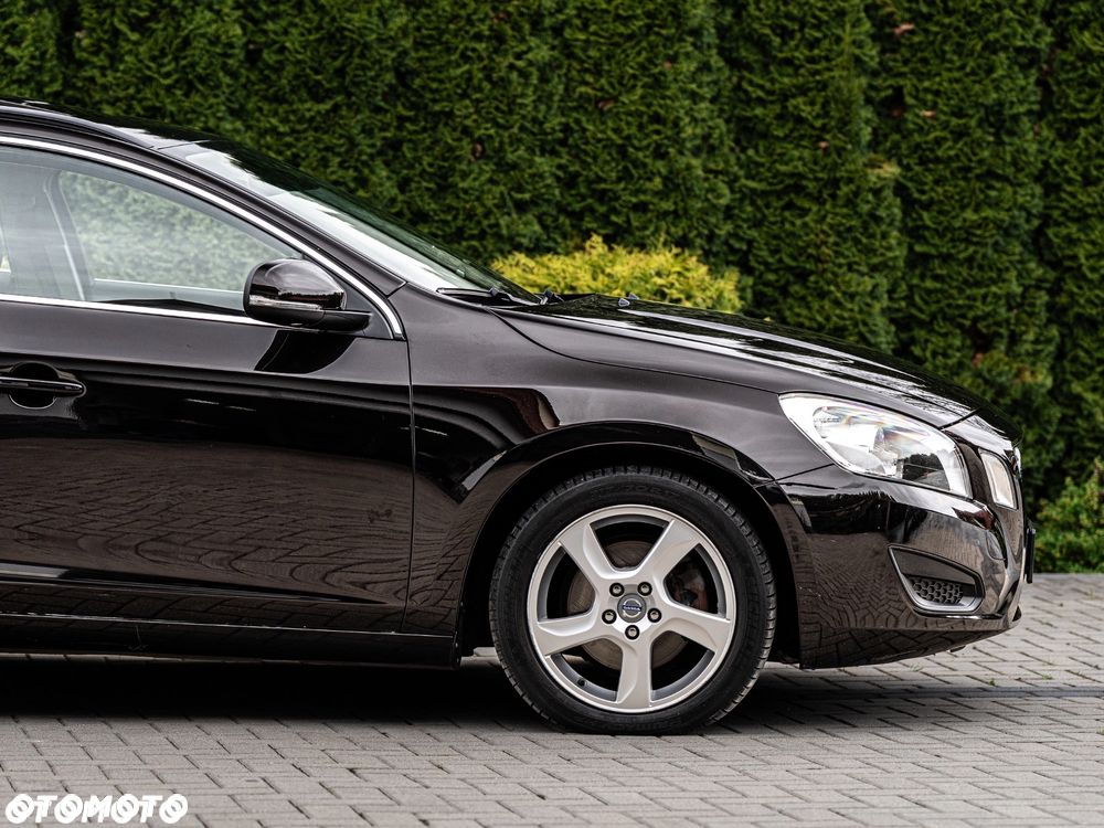 Volvo V60 D4 Momentum - 13