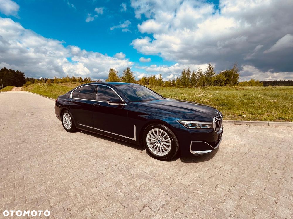 BMW Seria 7 730d xDrive mHEV - 9