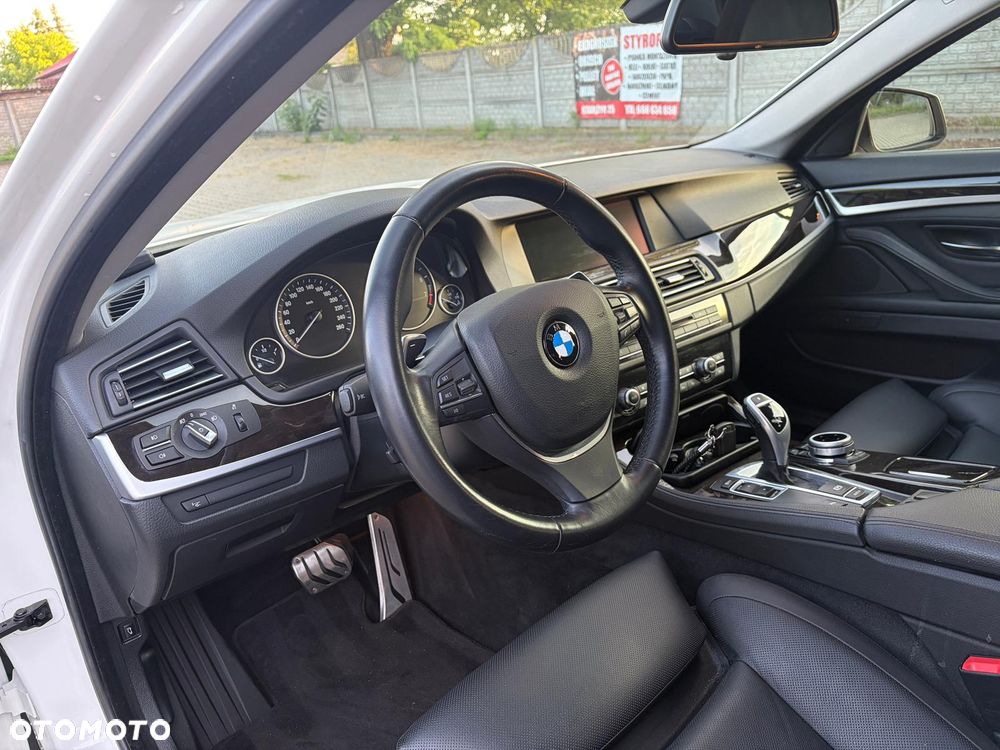 BMW Seria 5 550i - 7