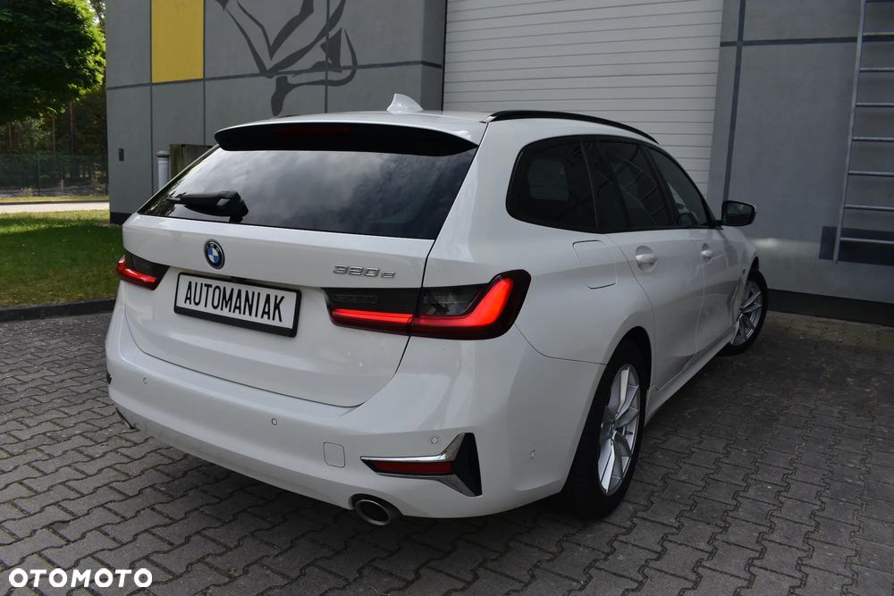 BMW Seria 3 320e Luxury Line - 15