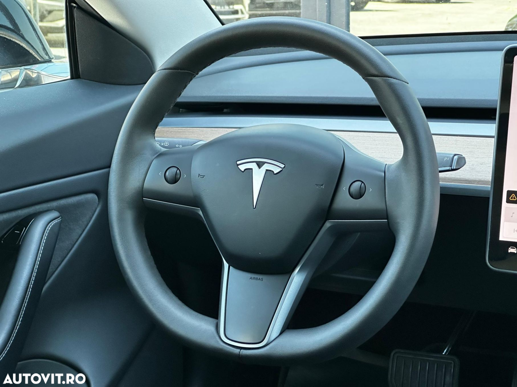 Tesla Model 3 - 11