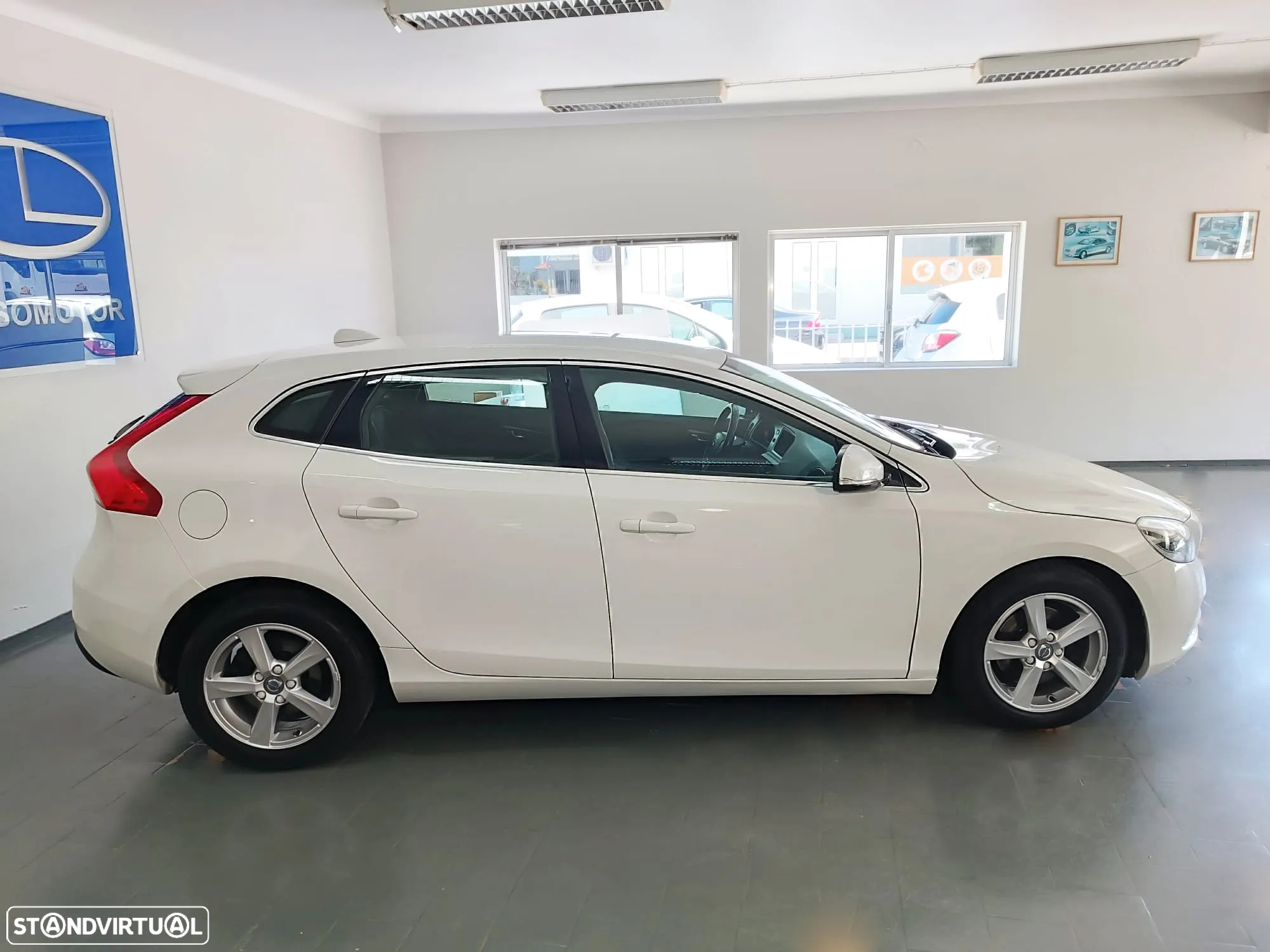 Volvo V40 1.6 D2 Momentum Powershift Eco - 5