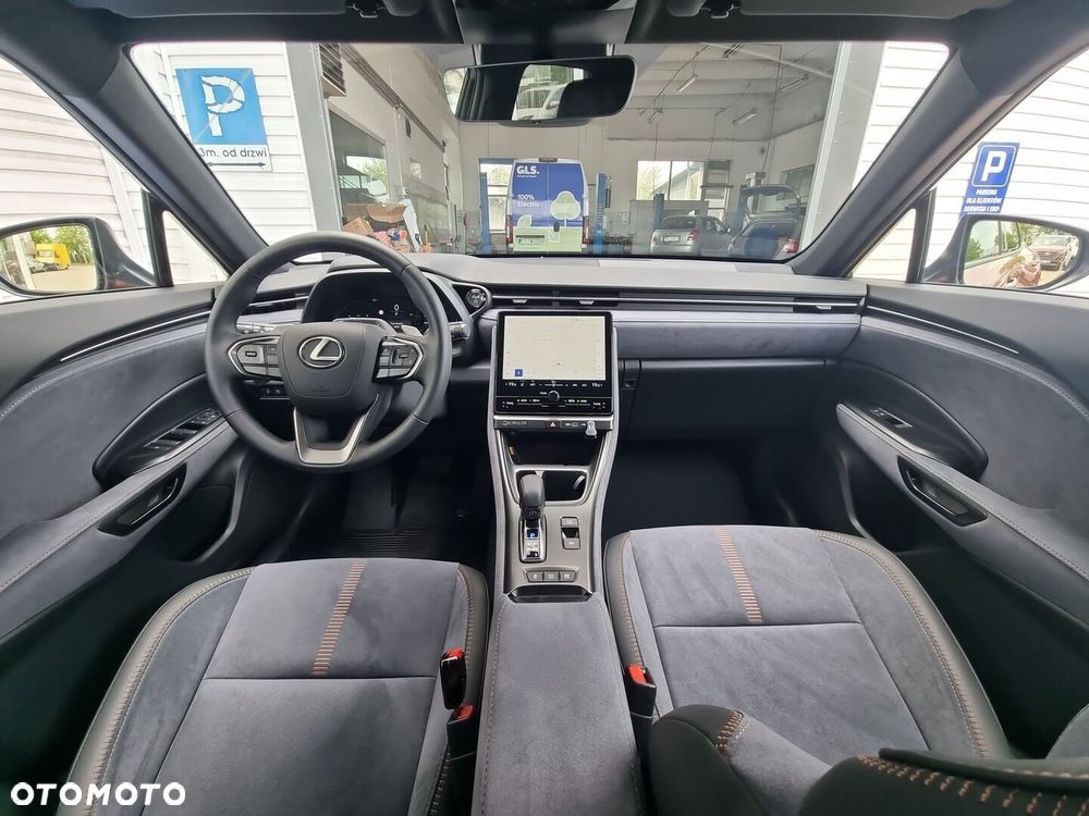 Lexus LBX - 3
