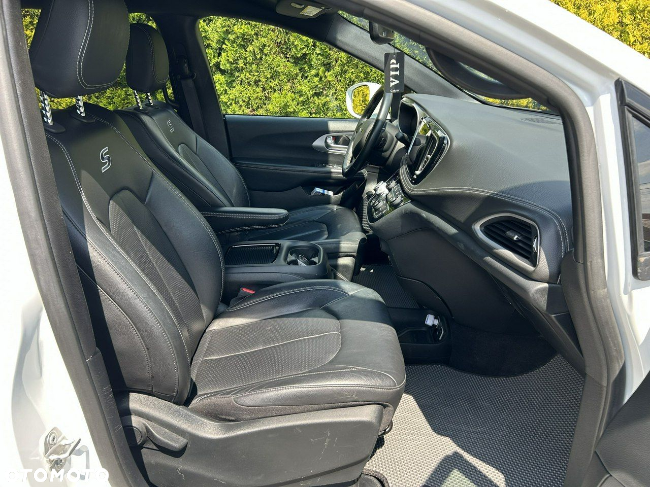 Chrysler Pacifica - 7