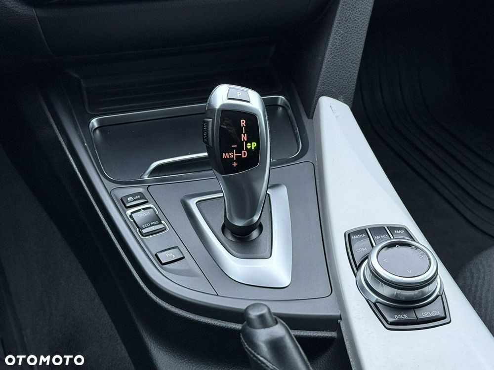 BMW 3GT 318d Advantage - 25