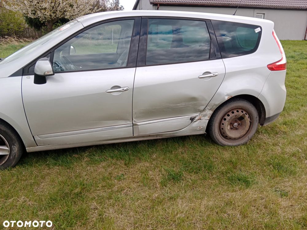 Renault Scenic 1.5 dCi Dynamique EDC - 4