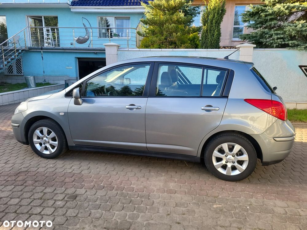 Nissan Tiida 1.6 Visia - 11