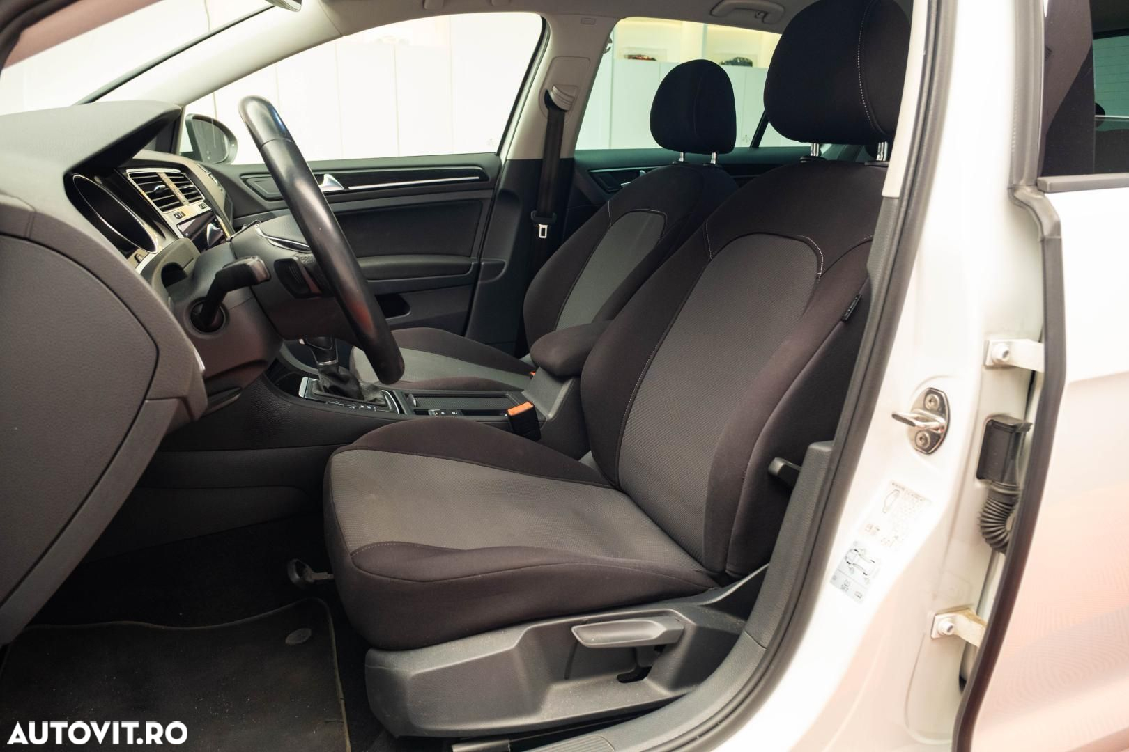 Volkswagen Golf - 15
