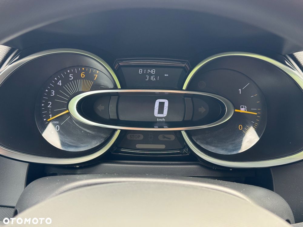 Renault Clio 1.2 16V 75 Limited - 13