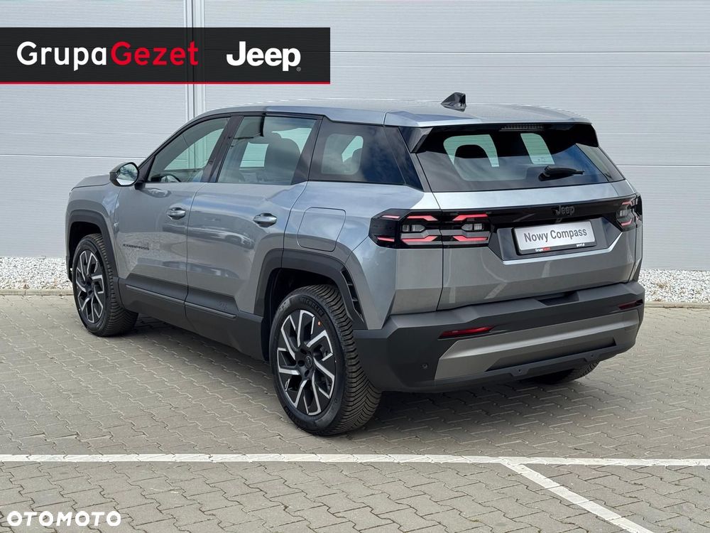 Jeep Compass 73.7kWh Altitude FWD - 3