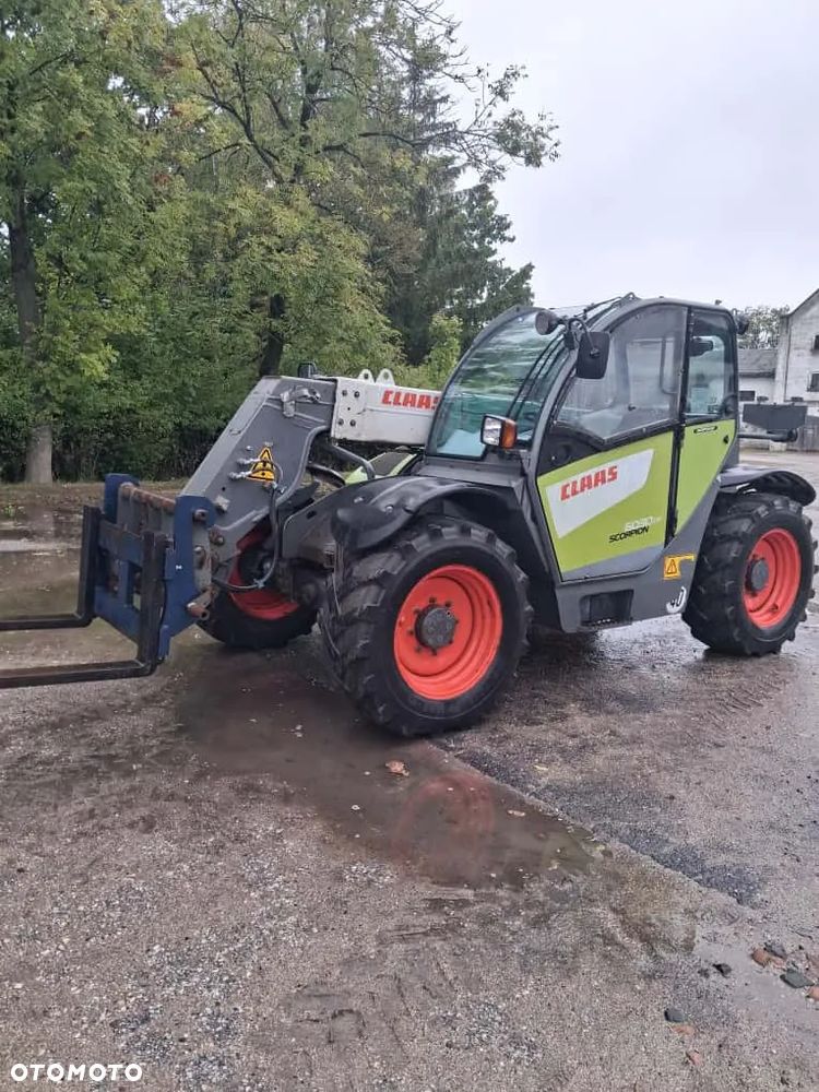 Claas Scorpion 6030 - 12