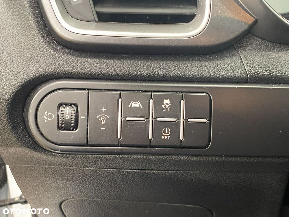 Kia Ceed - 27