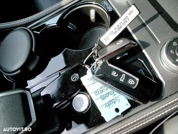 Volkswagen Touareg V6 TDI 4MOTION Elegance - 8