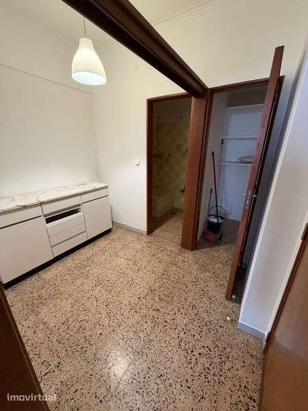 T3+1 c/2 casas de banho na Portela - Grande imagem: 4/12