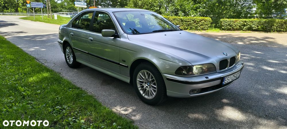 BMW Seria 5 528i - 1