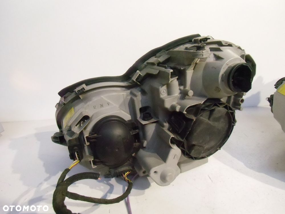 LAMPA LAMPY REFLEKTOR XENON MERCEDES W203 00 - 04'' KOMPLET - 4