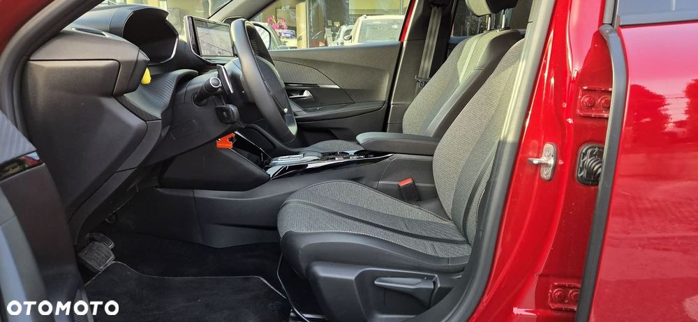 Peugeot 2008 1.2 PureTech Allure S&S EAT8 - 11